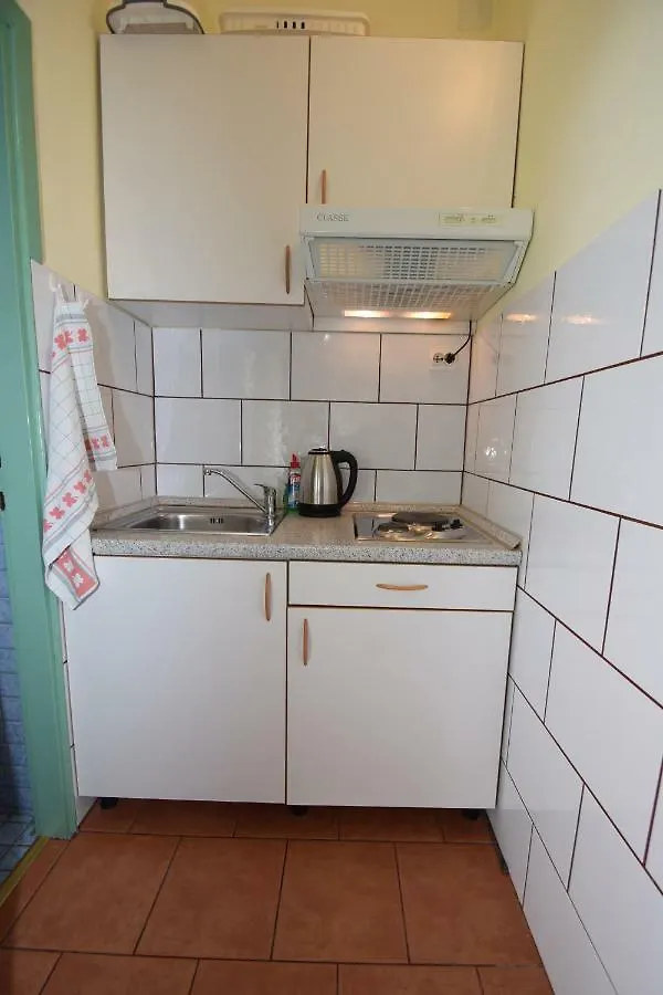Apartmani Kata Starigrad Paklenica 0*,